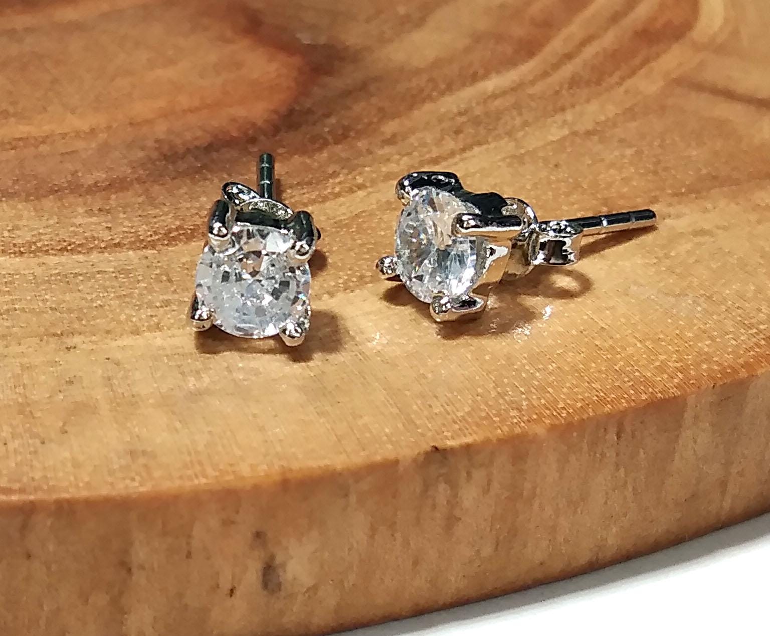 Beautiful White Zircon Faceted Stud Earrings, 925 Starling Silver Earring, Natural Zircon Gemstone Round Shape Stone Size 5x5mm Gift For Her